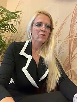 Reyna63 online show from 07-24-26, 07:45