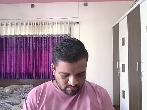 Snapshot of dhruv_love chatting on 12-02-25, 04:18 dhruv love online show from 12-02-25, 04:18