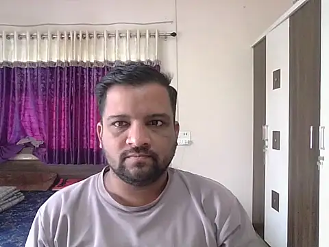 Snapshot of dhruv_love chatting on 12-04-25, 04:11 dhruv love online show from 12-04-25, 04:11