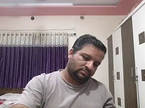 Snapshot of dhruv_love chatting on 02-14-26, 01:30 dhruv love online show from 02-14-26, 01:30