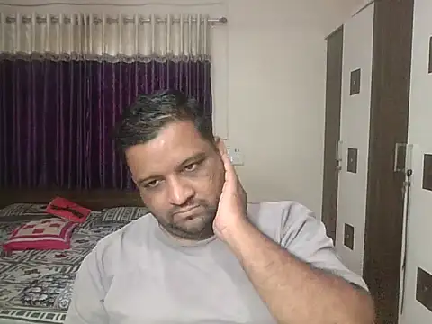Snapshot of dhruv_love chatting on 04-17-26, 11:57 dhruv love online show from 04-17-26, 11:57
