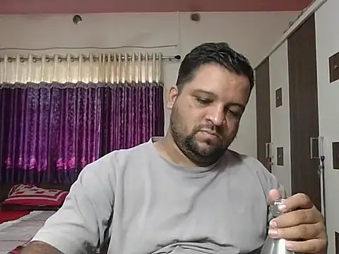 Snapshot of dhruv_love chatting on 04-22-26, 04:26 dhruv love online show from 04-22-26, 04:26