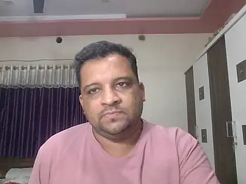 Snapshot of dhruv_love chatting on 06-01-26, 04:52 dhruv love online show from 06-01-26, 04:52