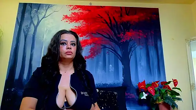 Snapshot of ElizabethEven chatting on 11-06-25, 10:43 ElizabethEven online show from 11-06-25, 10:43