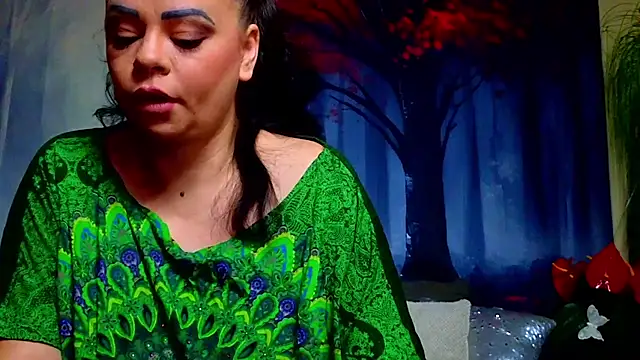 Snapshot of ElizabethEven chatting on 02-15-26, 08:16 ElizabethEven online show from 02-15-26, 08:16