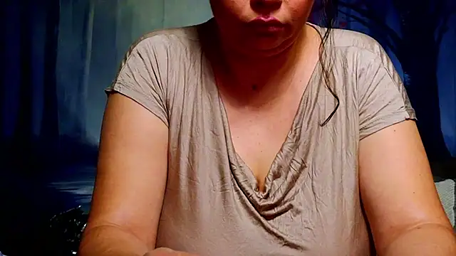 Snapshot of ElizabethEven chatting on 02-17-26, 08:37 ElizabethEven online show from 02-17-26, 08:37