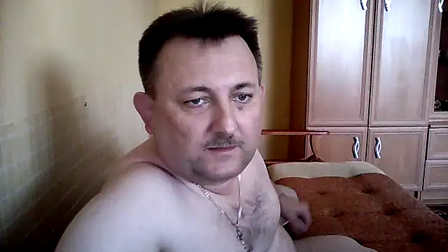 Snapshot of Novy73 chatting on 10-19-25, 01:56 Novy73 online show from 10-19-25, 01:56