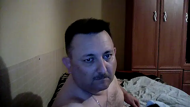 Snapshot of Novy73 chatting on 10-26-25, 09:31 Novy73 online show from 10-26-25, 09:31