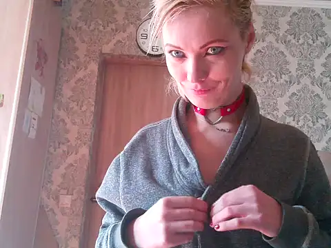 Snapshot of WildMissNiks chatting on 09-19-25, 09:00 WildMissNiks online show from 09-19-25, 09:00