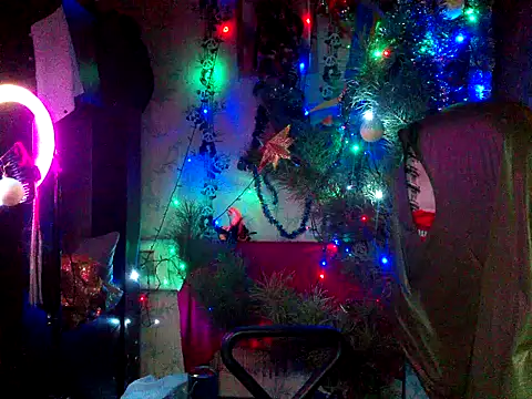 Snapshot of WildMissNiks chatting on 12-23-25, 09:51 WildMissNiks online show from 12-23-25, 09:51