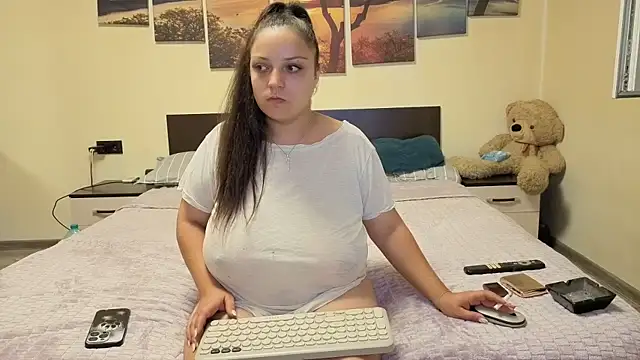 Snapshot of adelline chatting on 07-27-26, 08:49 adelline online show from 07-27-26, 08:49