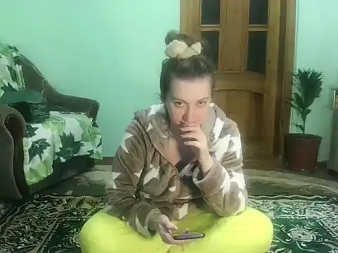 Snapshot of AngelTough20 chatting on 01-10-25, 08:04 AngelTough20 online show from 01-10-25, 08:04