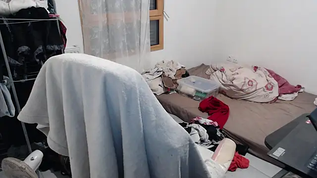 missthon0 online show from 11-10-25, 11:42