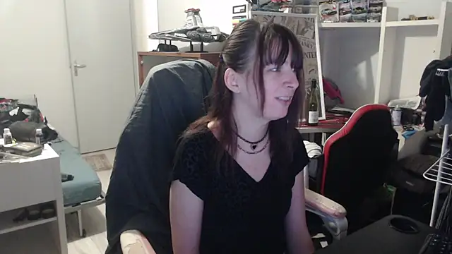 missthon0 online show from 02-09-26, 01:04