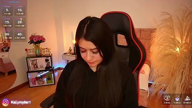 Snapshot of KallyMyller1 chatting on 01-02-25, 07:40 KallyMyller1 online show from 01-02-25, 07:40