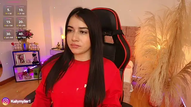 Snapshot of KallyMyller1 chatting on 01-07-25, 07:17 KallyMyller1 online show from 01-07-25, 07:17