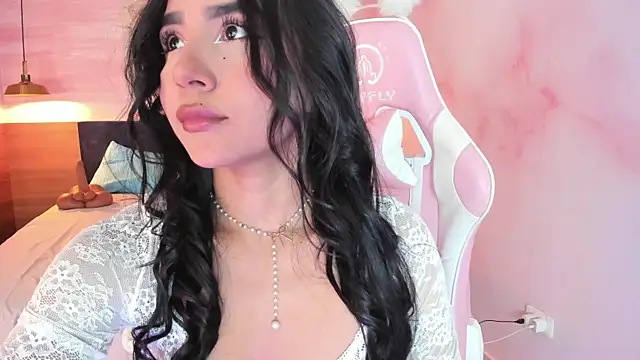 Snapshot of Mariana_sweetest chatting on 02-14-26, 07:10 Mariana sweetest online show from 02-14-26, 07:10