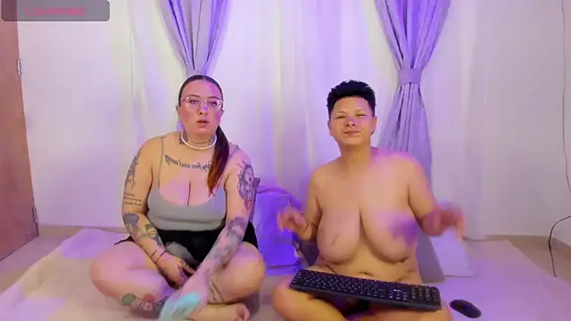 MiaYMolly online show from 04-19-26, 02:33