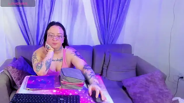 MiaYMolly online show from 04-27-26, 11:36
