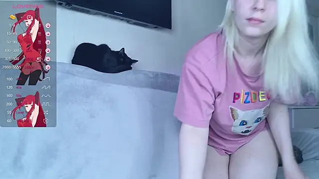 Snapshot of Evelyn_rabbit chatting on 03-19-25, 03:40 Evelyn rabbit online show from 03-19-25, 03:40