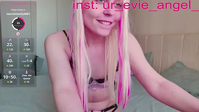 Snapshot of Evelyn_rabbit chatting on 03-30-26, 09:21 Evelyn rabbit online show from 03-30-26, 09:21
