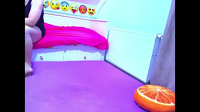 Snapshot of evehotty chatting on 11-30-25, 08:02 evehotty online show from 11-30-25, 08:02