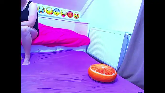 Snapshot of evehotty chatting on 02-17-26, 08:04 evehotty online show from 02-17-26, 08:04