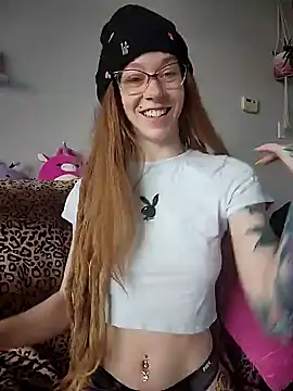 LucidLucy online show from 01-31-25, 04:38