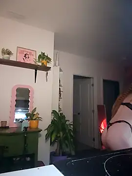 LucidLucy online show from 10-25-25, 01:57