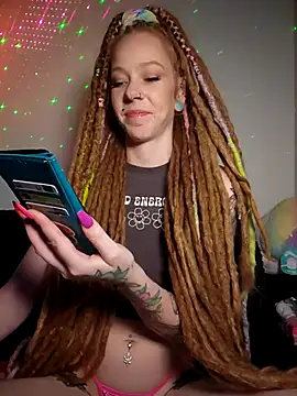 LucidLucy online show from 04-18-26, 02:04