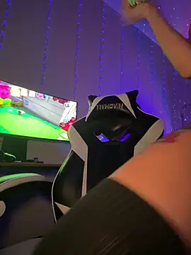 Snapshot of thebrattygoddess chatting on 03-19-25, 11:57 thebrattygoddess online show from 03-19-25, 11:57