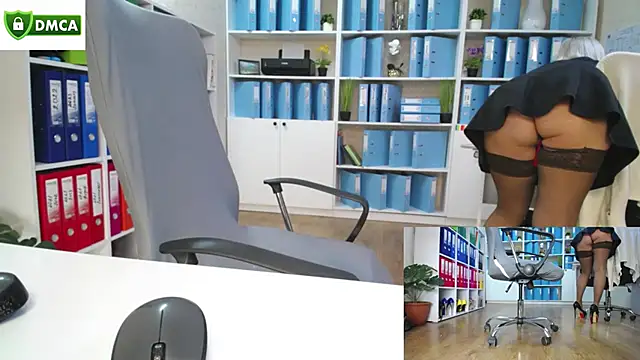 Snapshot of secret-office chatting on 12-15-25, 06:17 secret-office online show from 12-15-25, 06:17