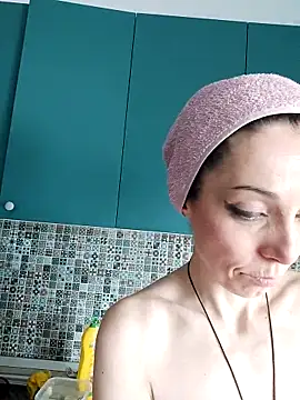 Snapshot of SoleilSustainable chatting on 03-22-26, 10:29 SoleilSustainable online show from 03-22-26, 10:29