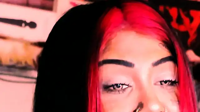 Snapshot of indian_dreamgirl chatting on 11-08-25, 10:30 indian dreamgirl online show from 11-08-25, 10:30