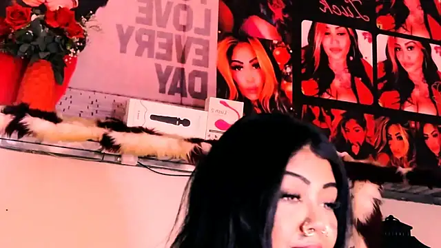 Snapshot of indian_dreamgirl chatting on 11-26-25, 07:59 indian dreamgirl online show from 11-26-25, 07:59