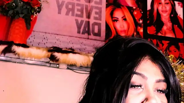 Snapshot of indian_dreamgirl chatting on 02-15-26, 12:29 indian dreamgirl online show from 02-15-26, 12:29