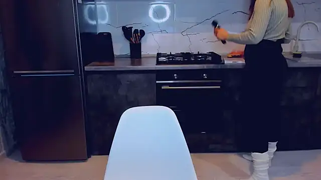 Snapshot of AlexiaDarren chatting on 02-10-25, 06:56 AlexiaDarren online show from 02-10-25, 06:56