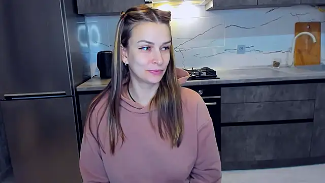 Snapshot of AlexiaDarren chatting on 02-24-25, 11:41 AlexiaDarren online show from 02-24-25, 11:41