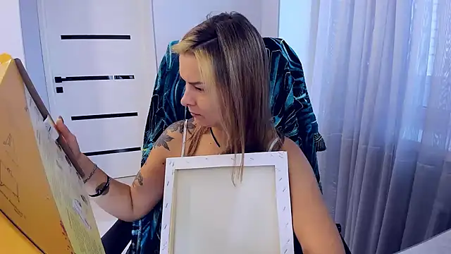 Snapshot of AlexiaDarren chatting on 10-30-25, 04:25 AlexiaDarren online show from 10-30-25, 04:25