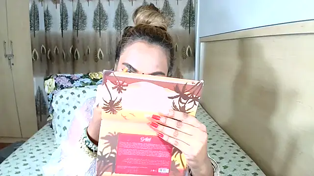 Snapshot of sexyindianchic chatting on 01-20-25, 06:21 sexyindianchic online show from 01-20-25, 06:21