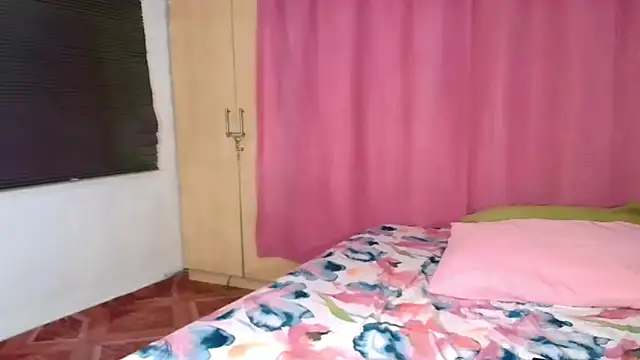 Snapshot of sexyindianchic chatting on 03-22-25, 09:21 sexyindianchic online show from 03-22-25, 09:21