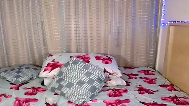 Snapshot of sexyindianchic chatting on 09-29-25, 08:24 sexyindianchic online show from 09-29-25, 08:24