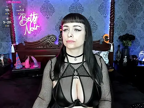 Snapshot of BettyNoir chatting on 10-16-25, 06:31 BettyNoir online show from 10-16-25, 06:31