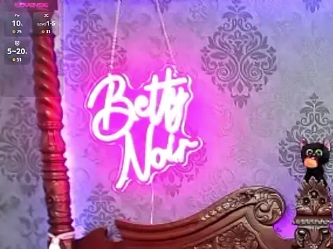 Snapshot of BettyNoir chatting on 10-17-25, 06:49 BettyNoir online show from 10-17-25, 06:49