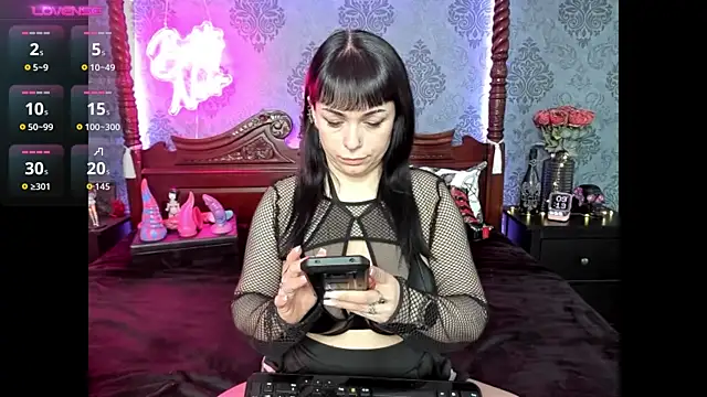 Snapshot of BettyNoir chatting on 11-26-25, 08:15 BettyNoir online show from 11-26-25, 08:15