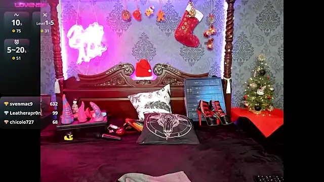 Snapshot of BettyNoir chatting on 12-17-25, 09:54 BettyNoir online show from 12-17-25, 09:54