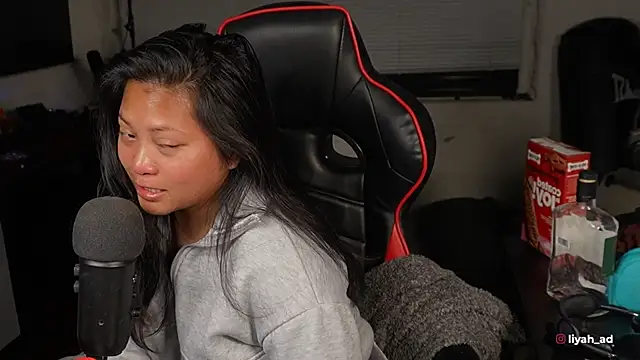 Snapshot of Bubbleliyah chatting on 11-13-25, 09:30 Bubbleliyah online show from 11-13-25, 09:30