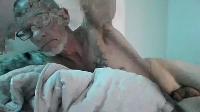 Snapshot of justinewe69 chatting on 11-06-25, 08:26 justinewe69 online show from 11-06-25, 08:26