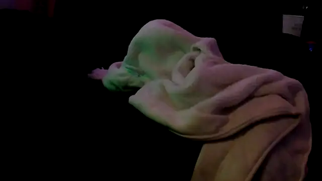 Snapshot of justinewe69 chatting on 02-15-26, 10:36 justinewe69 online show from 02-15-26, 10:36