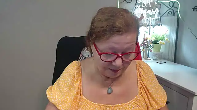 Snapshot of Adelewildx chatting on 09-10-25, 03:28 Adelewildx online show from 09-10-25, 03:28